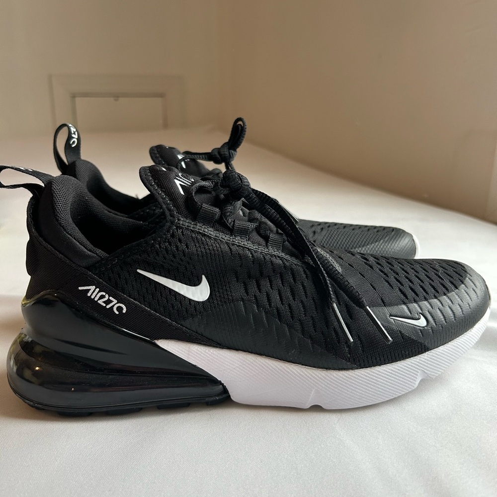 Nike Air Max 270 Black White Sneakers - never been worn